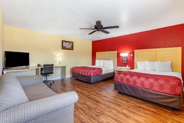 Econo Lodge Clovis image 13